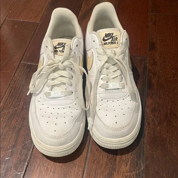 Nike White and Tan Sneakers - Picture 5 of 8